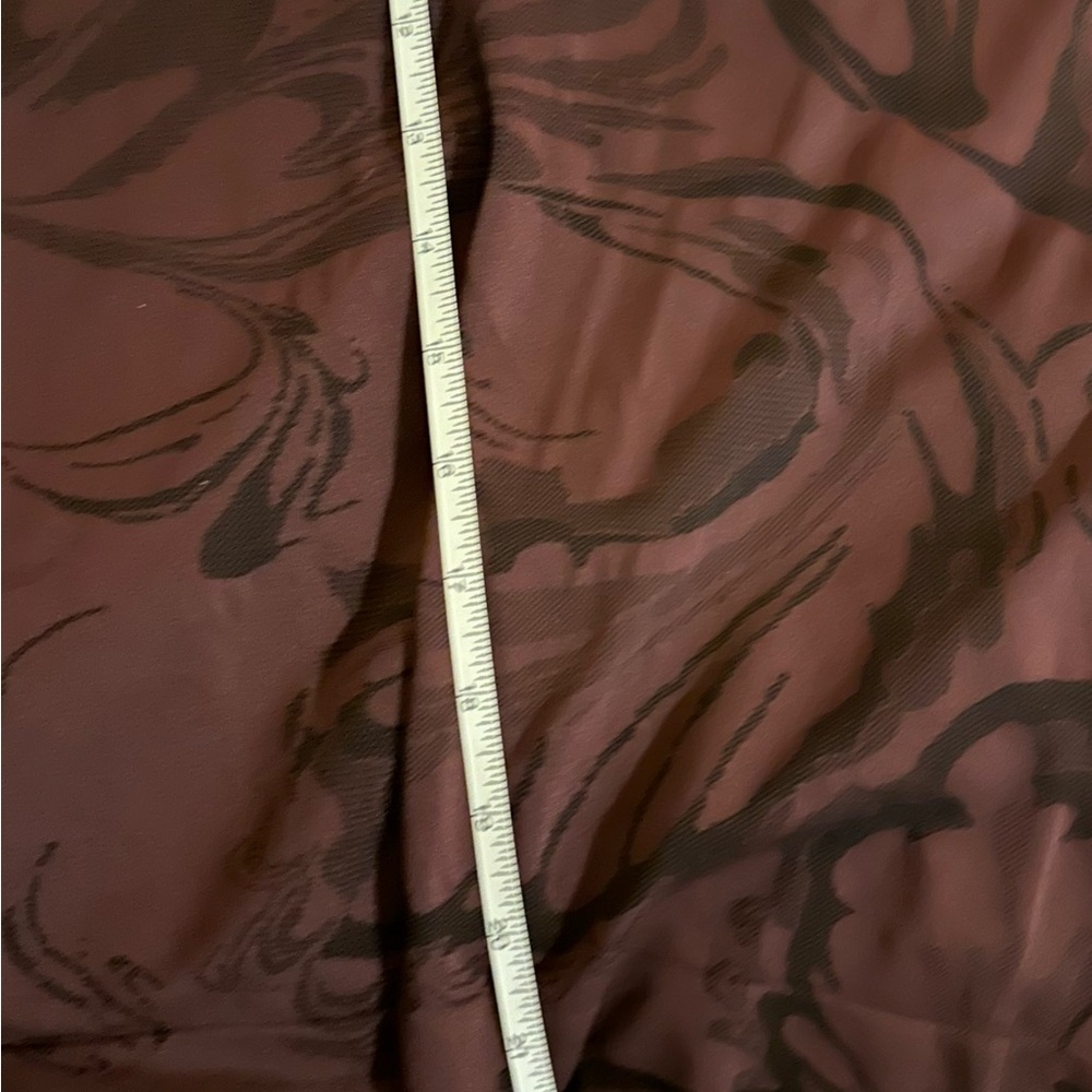 Bundle of 2 Subtle Patterned Large Athleta Momentum Tops in Burgundy & Teal - Picture 11 of 12